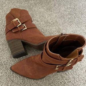 Ankle height boots rust color never worn